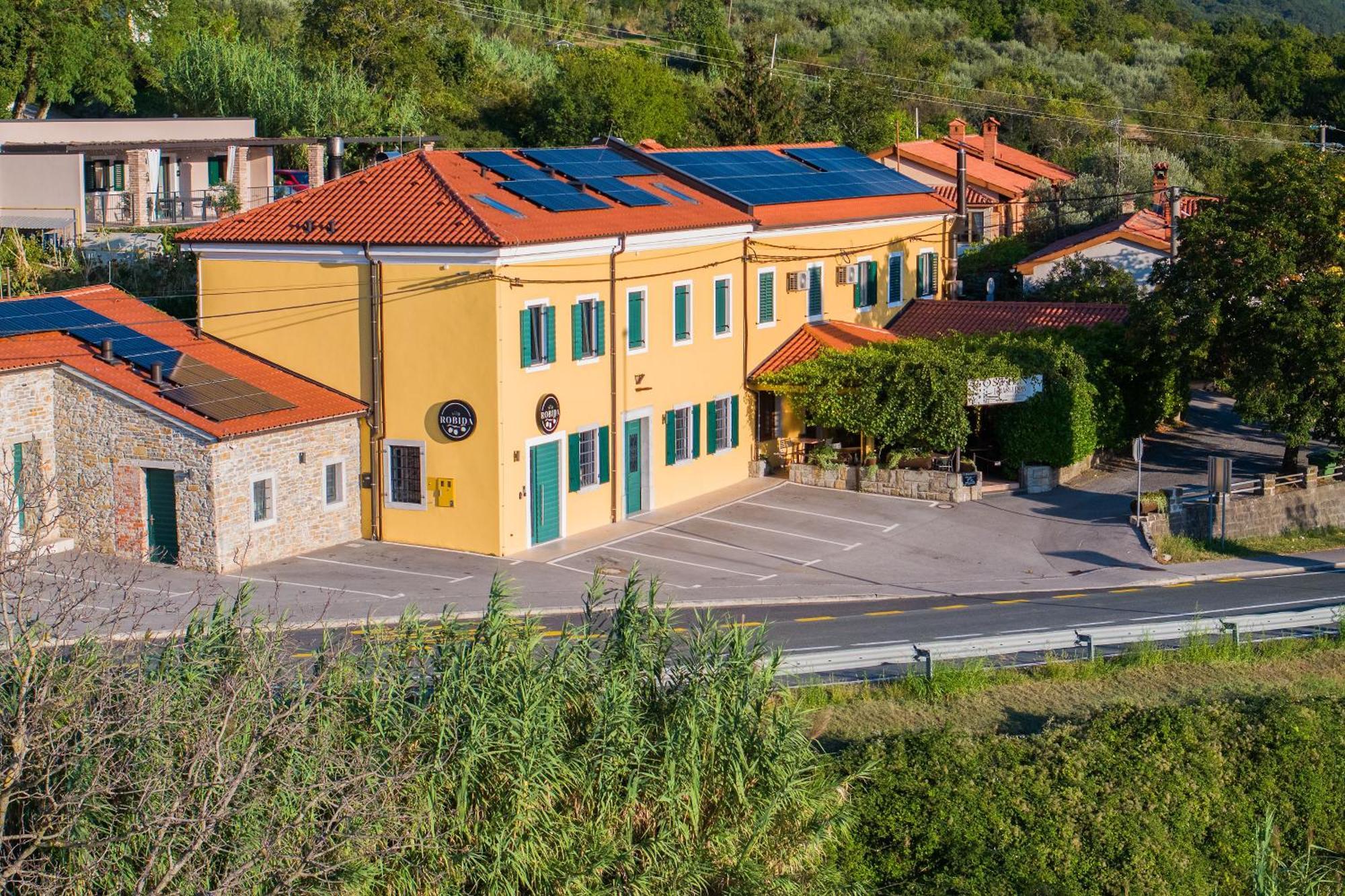 Vila Robida Rooms & Spa Crni Kal Экстерьер фото
